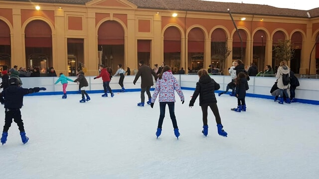 Per le feste di Natale si pattina anche a Faenza e Lugo: tornano le piste di ghiaccio